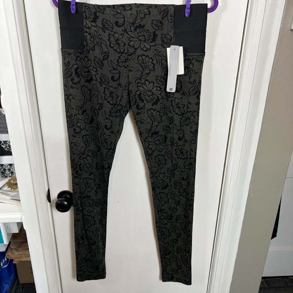 Kut from the Kloth Angie floral pattern stretch leggings.  Skinny. Size M